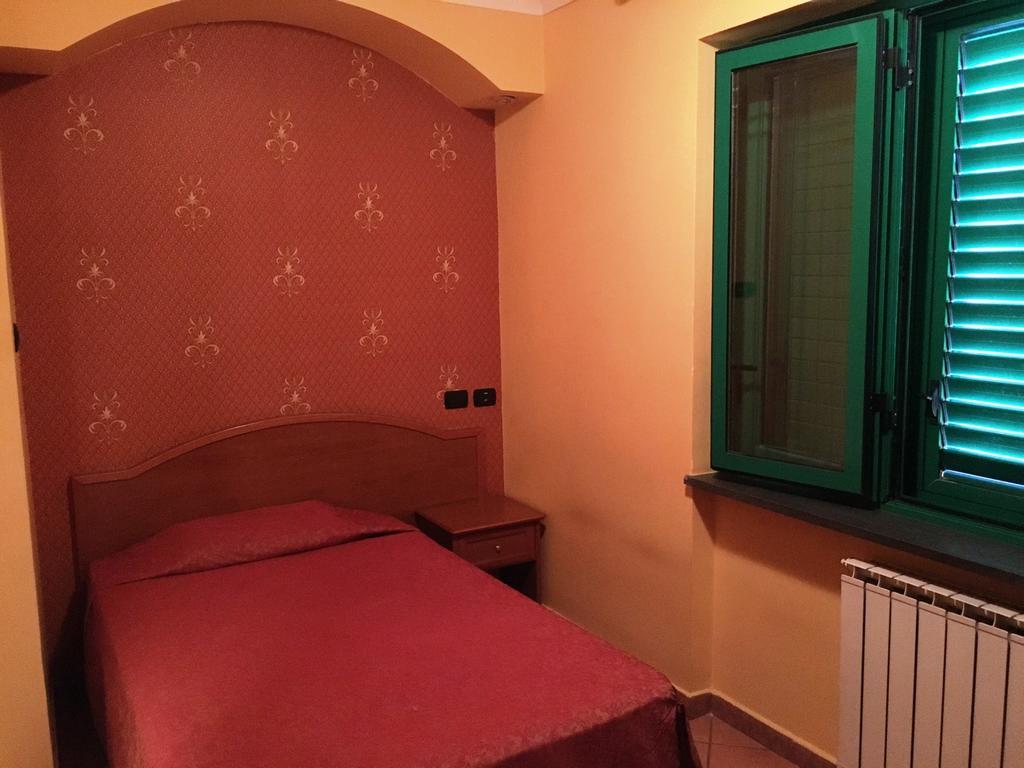 Hotel Stefano A Melito Melito di Napoli Екстериор снимка