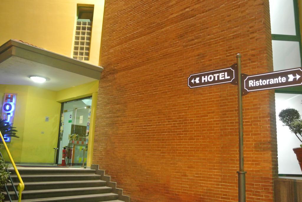 Hotel Stefano A Melito Melito di Napoli Екстериор снимка