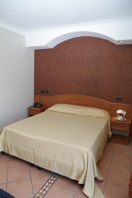 Hotel Stefano A Melito Melito di Napoli Екстериор снимка