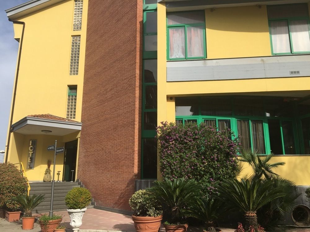 Hotel Stefano A Melito Melito di Napoli Екстериор снимка
