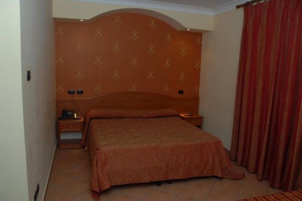 Hotel Stefano A Melito Melito di Napoli Екстериор снимка
