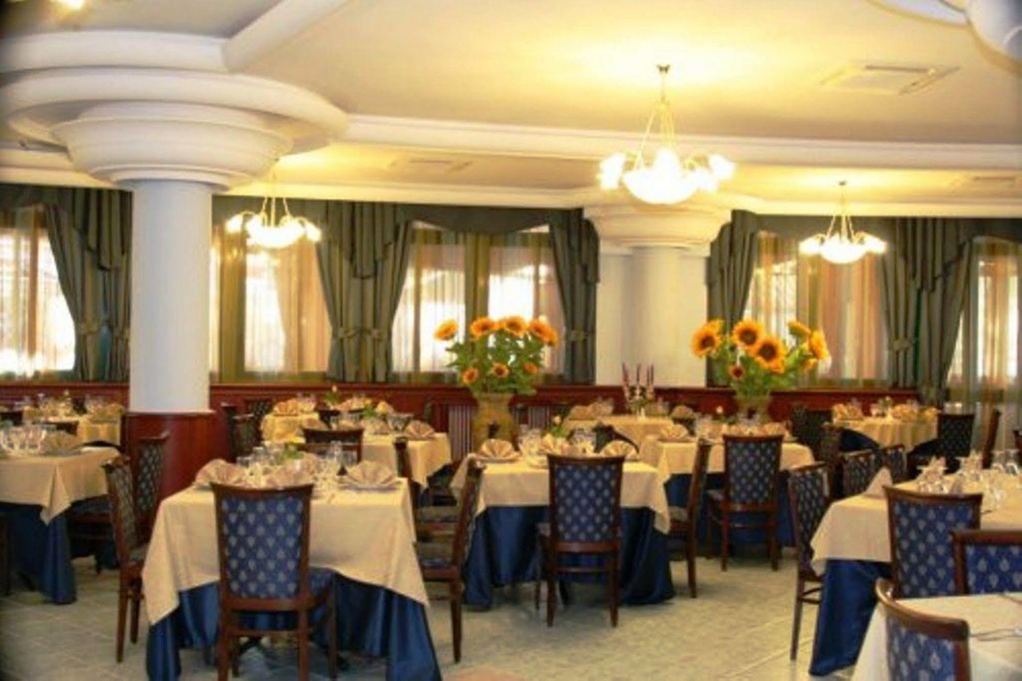 Hotel Stefano A Melito Melito di Napoli Екстериор снимка
