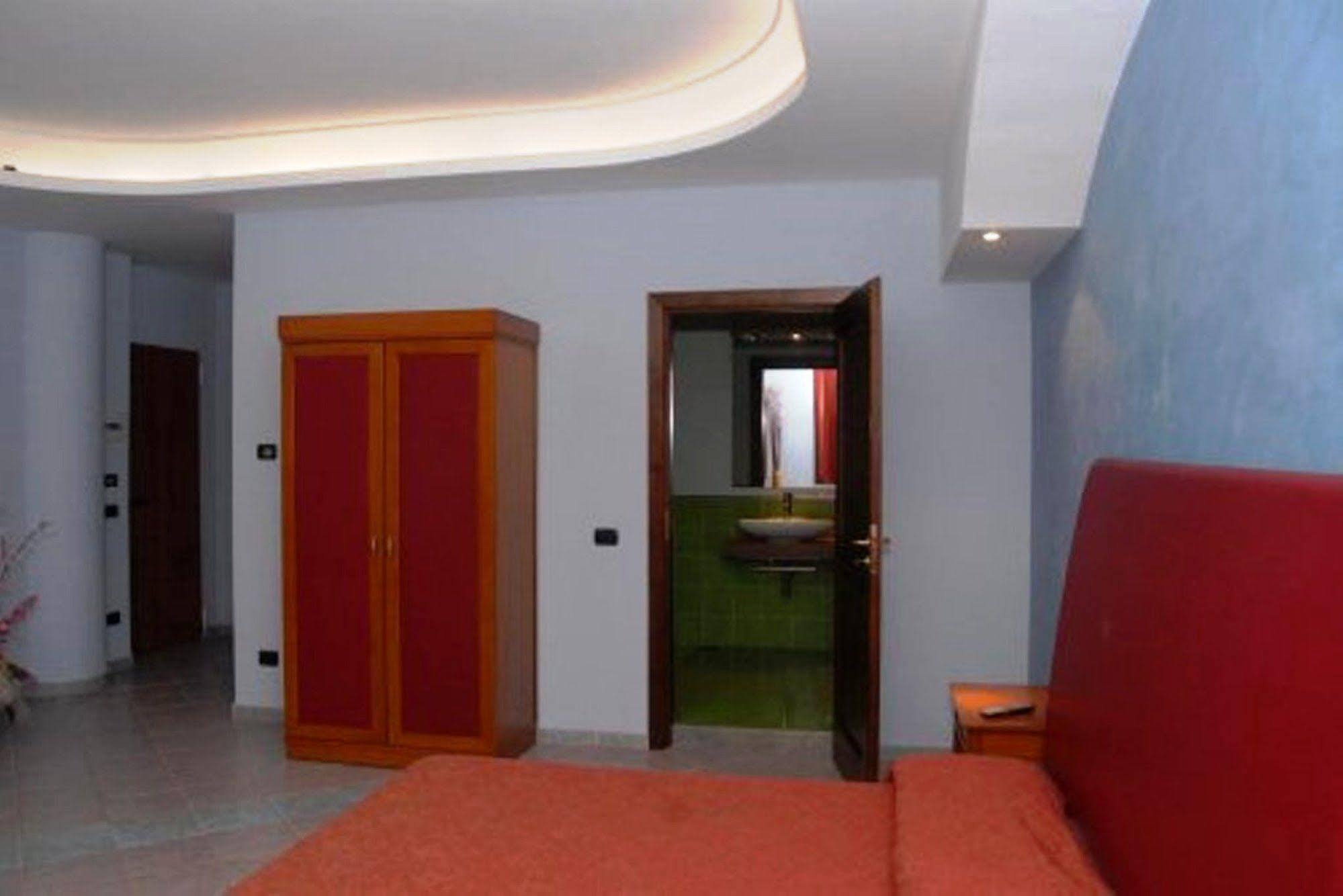 Hotel Stefano A Melito Melito di Napoli Екстериор снимка